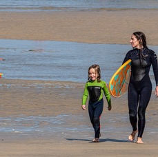 surfers2.jpg